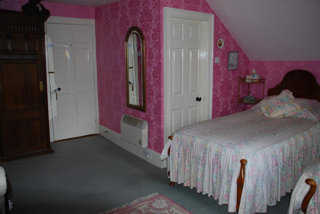 Grange Lodge Country House 던개논 객실 사진