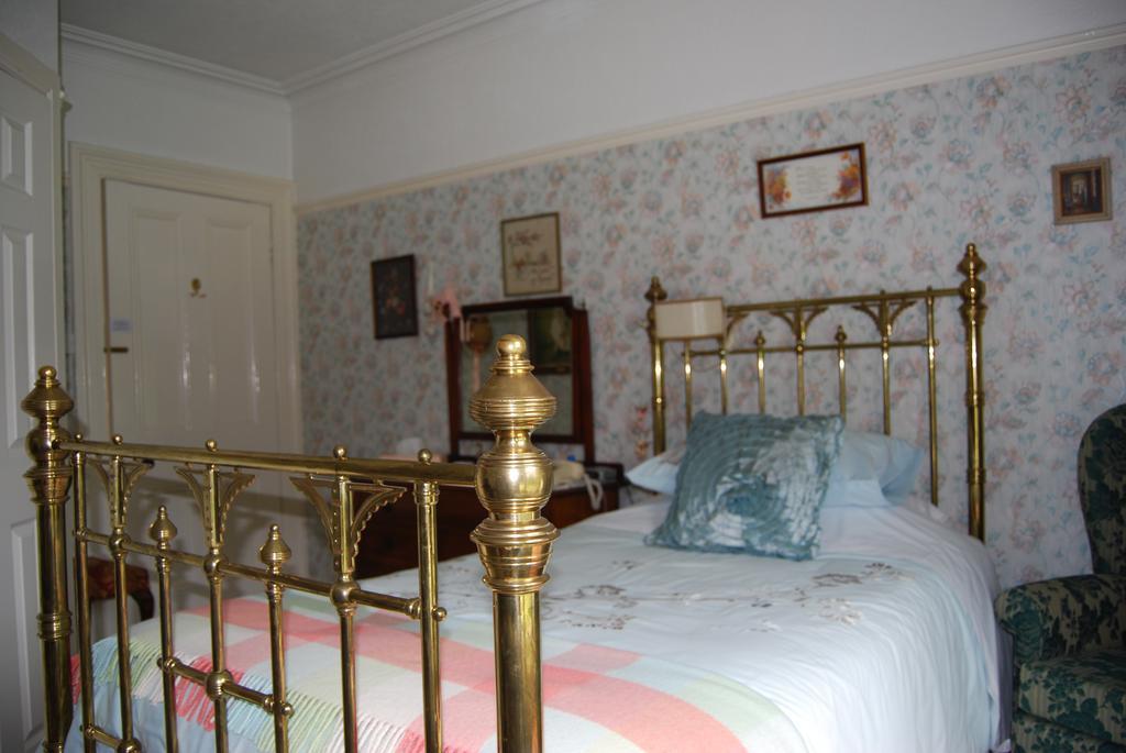 Grange Lodge Country House 던개논 객실 사진