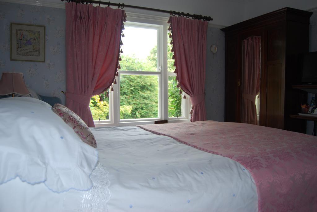 Grange Lodge Country House 던개논 객실 사진
