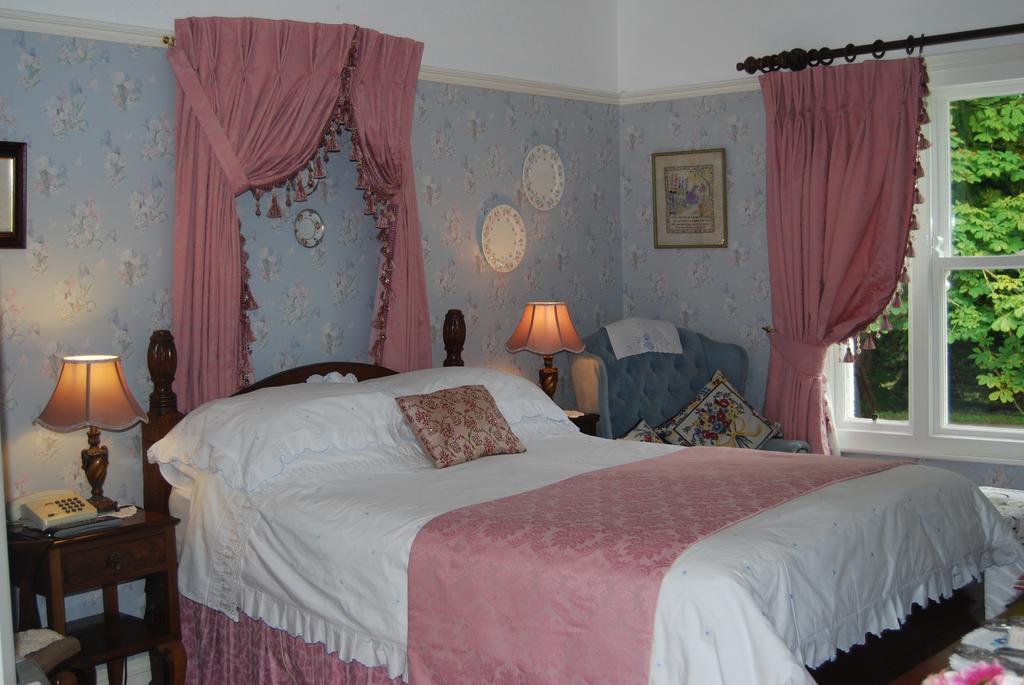 Grange Lodge Country House 던개논 객실 사진